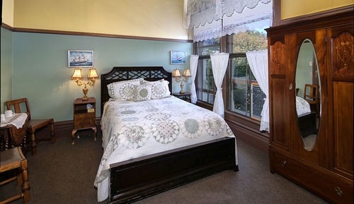 Deluxe Room (2nd Floor)