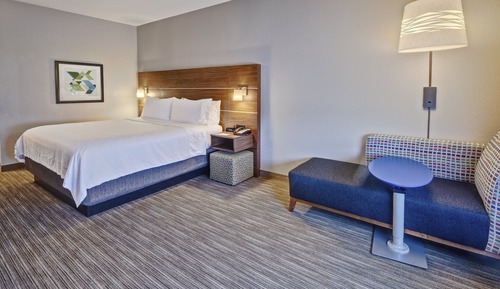 Standard Room, 1 King Bed