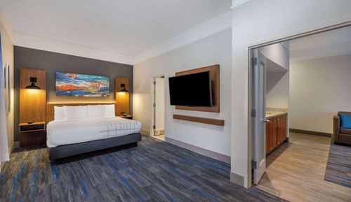 Suite, 1 King Bed, Non Smoking