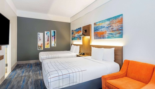 Premier Suite, 2 Queen Beds, Non Smoking, Pool View