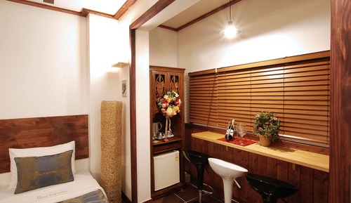 Deluxe Family Room (No Bathtub)