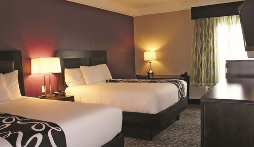 Room, 2 Queen Beds, Accessible, Non Smoking (Hearing, Mobility Roll-In Shower)