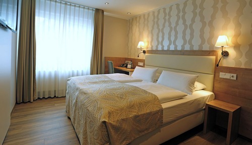 Standard Double Room Plus (street side)