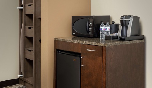 Room, 1 King Bed, Accessible (Mobility & Hearing, Roll-In Shower)