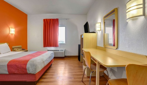 Standard Room, 1 Queen Bed, Accessible, Non Smoking