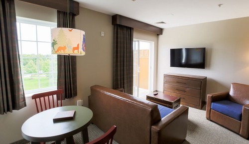 Grizzly Bear Suite - Waterpark Included