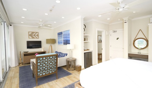 Studio Suite, 1 King Bed, Balcony, Sea View (Cinnamon)