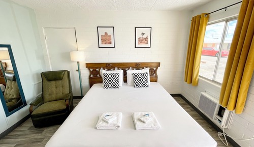 Standard Room, 1 King Bed, Non Smoking