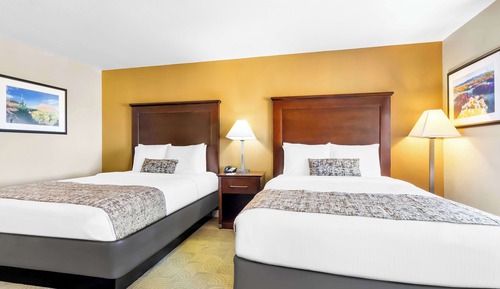 Standard Room, 2 Queen Beds, Accessible, Bathtub