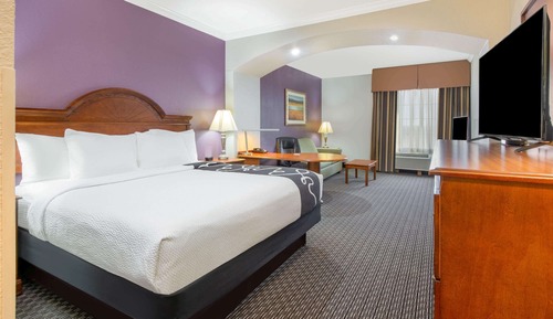 Deluxe Suite, 1 King Bed, Non Smoking