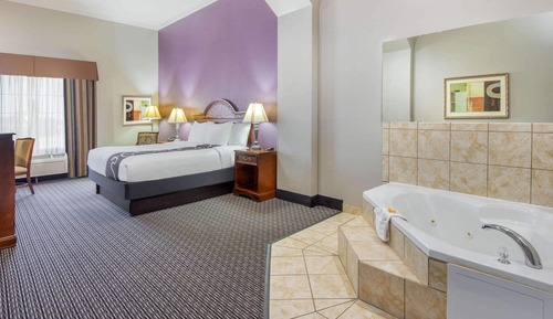 Deluxe Room, 1 King Bed, Non Smoking