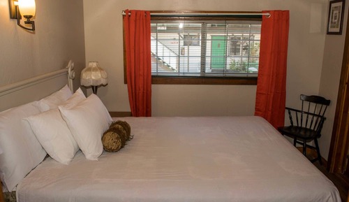 Family Cabin, 2 Queen Beds