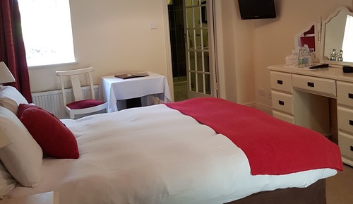 Standard Triple Room, Ensuite (Courtyard)