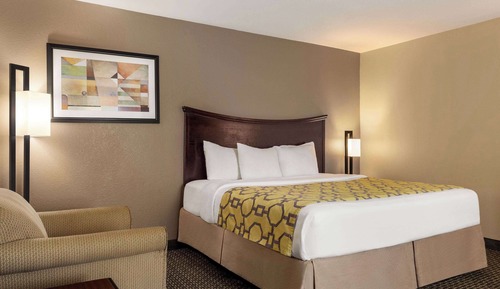 Studio Suite, 1 King Bed, Accessible, Non Smoking (Mobility/Hearing, Tub w/Grab Bars)