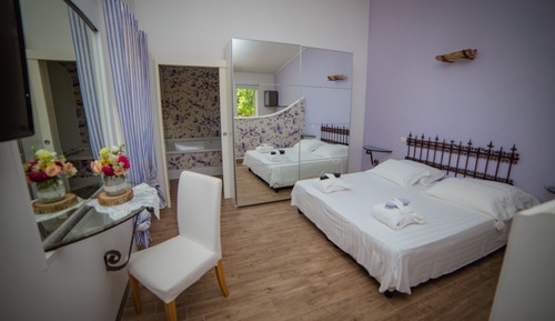 Suite, 1 Double Bed, Hot Tub