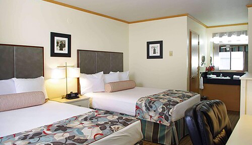 Room, 2 Queen Beds, Non Smoking