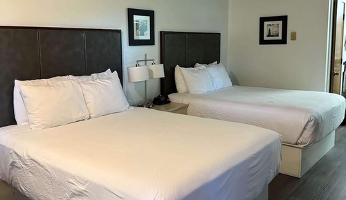 Room, 2 Queen Beds, Non Smoking, River View