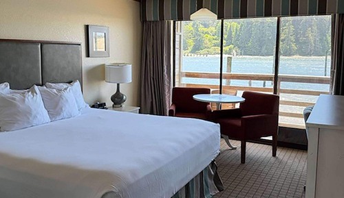 Studio Suite, 1 King Bed, Non Smoking, River View