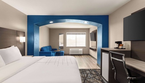 Deluxe Room, 1 King Bed, Non Smoking (Deluxe Executive Room)