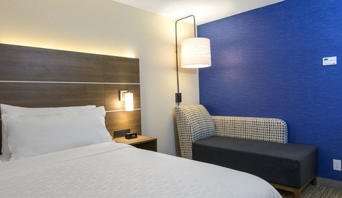 Standard Room, 1 King Bed
