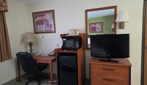 Standard Room, 2 Queen Beds, Non Smoking (First Floor)