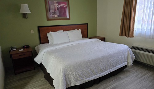 Standard Room, 1 King Bed, Non Smoking (First Floor)