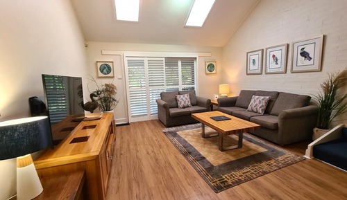 Cottage (Sleeps 8)