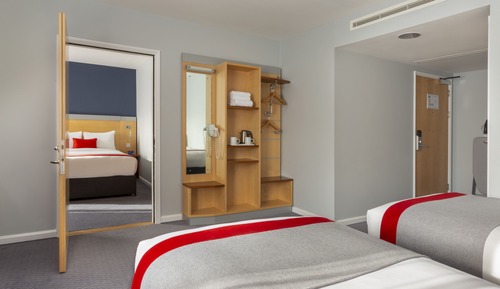 Standard Room, 2 Twin Beds (Free Hot Breakfast)