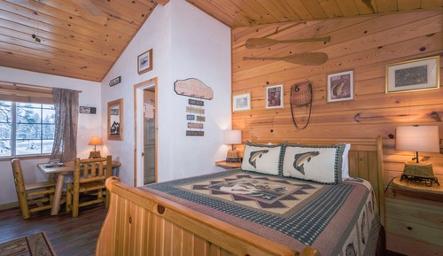 Standard Cabin, 1 Queen Bed, Non Smoking (Angler Room)