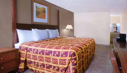 Room, 1 King Bed, Non Smoking