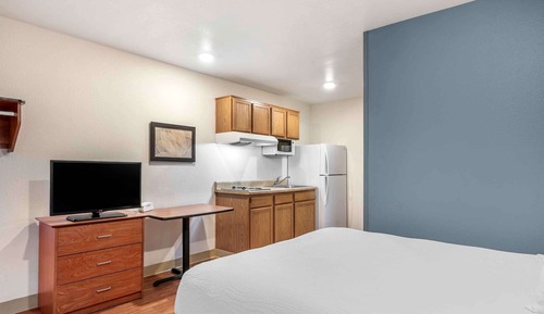 Standard Studio, 1 Queen Bed, Non Smoking, Refrigerator & Microwave