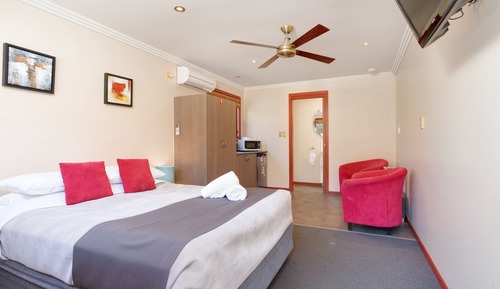 1 Bedroom Spa Chalet