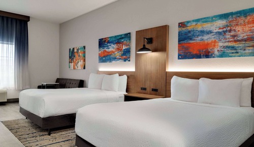 Room, 2 Queen Beds, Accessible, Non Smoking (Roll-In Shower)