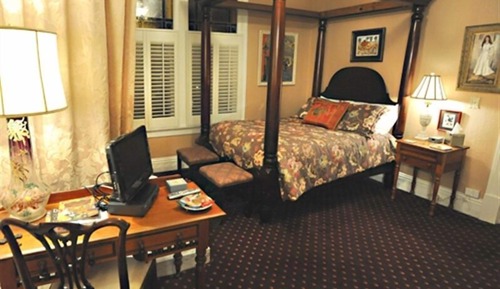 Deluxe Room, 1 Queen Bed