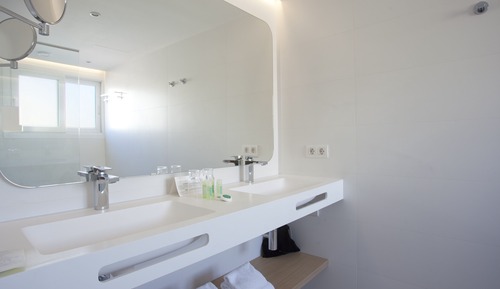 Single Room (Street View)