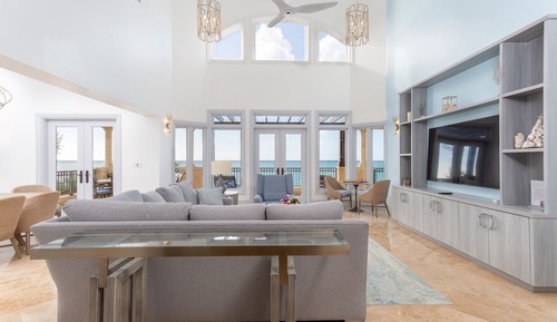 5 bedroom oceanfront Estate