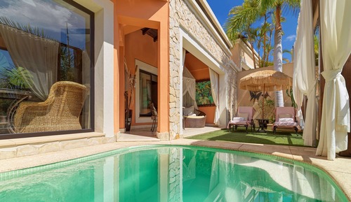 1 bedroom Duchess Villa (with private heated pool)