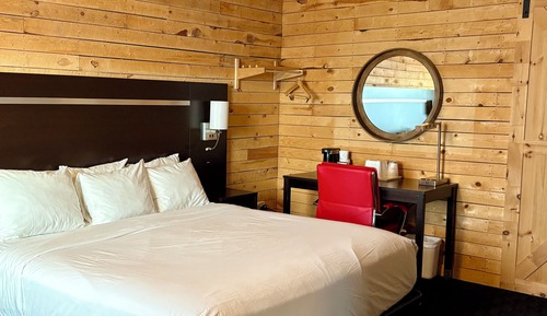 Room, 1 King Bed, Accessible, Non Smoking (Rustic)