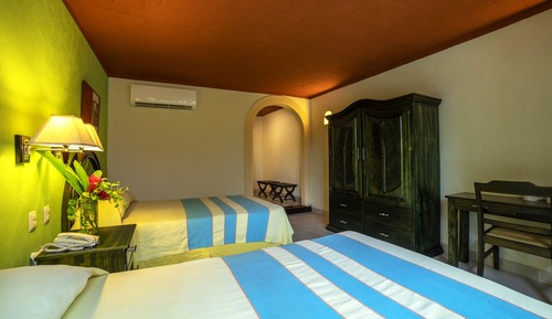 Standard Double Room, Garden View, Poolside