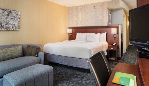 Room, 1 King Bed with Sofa bed, Non Smoking (Hearing Accessible)