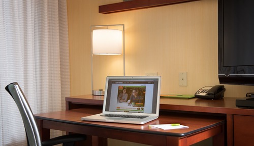 Suite, 1 Bedroom, Non Smoking (Mobility Accessible, Roll-in Shower)