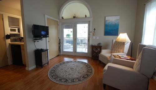 Deluxe Suite, Private Bathroom (Garden - Pets Allowed)