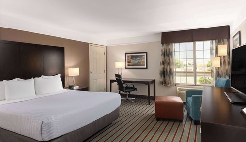 Room, 1 King Bed, Accessible, Non Smoking (Mobility)