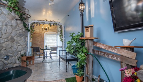 Room (Country Garden)