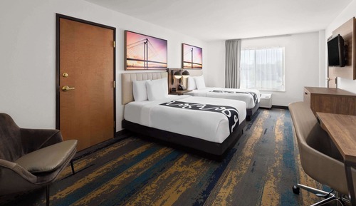 Room, 2 Queen Beds, Accessible, City View (Mobility/Hearing Impaired Accessible)