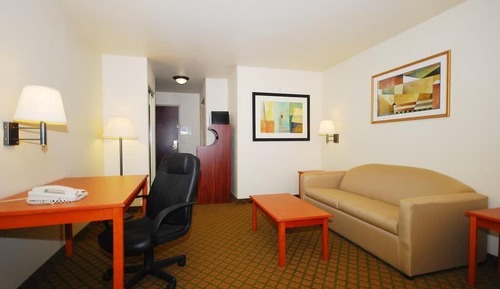 Suite, 1 King Bed, Accessible, Non Smoking (with Single Sofabed)