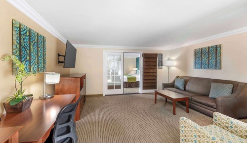 Suite, 1 King Bed, Non Smoking, Balcony