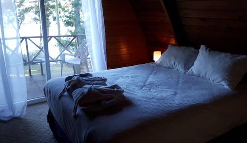 Comfort Chalet, 2 Bedrooms, Fireplace, Ocean View