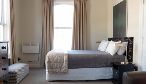 One Bedroom Apartment