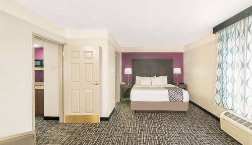 Deluxe Suite, 1 King Bed, Non Smoking